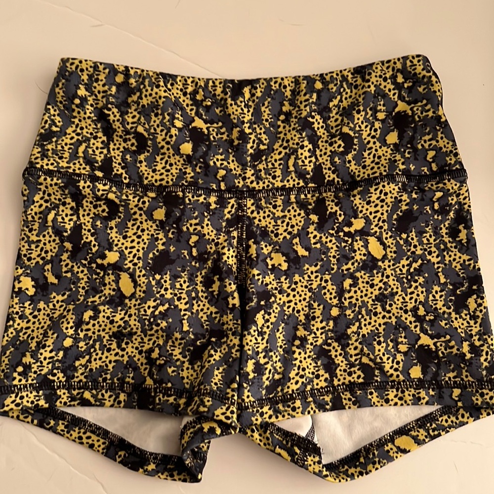 EUC, XS FLEO shorts HRO